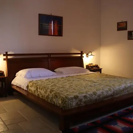Casale Contenti مورو ليتشيزي